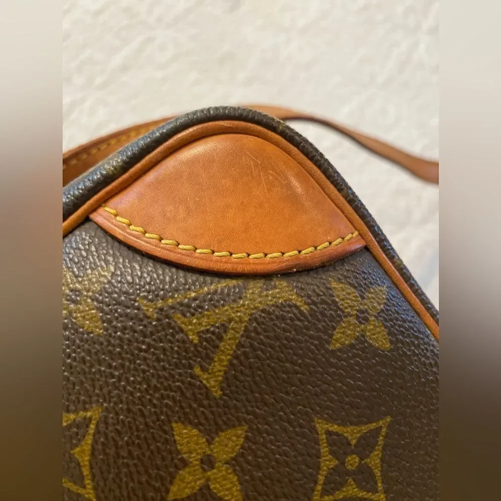 Auth LOUIS VUITTON Mono Canvas Trocadero camera Crossbody. A‎ rating MSRP $2700